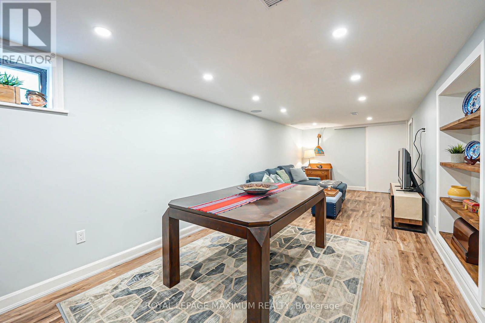 












2113 KEELE STREET

,
Toronto,




Ontario
M6M3Z3

