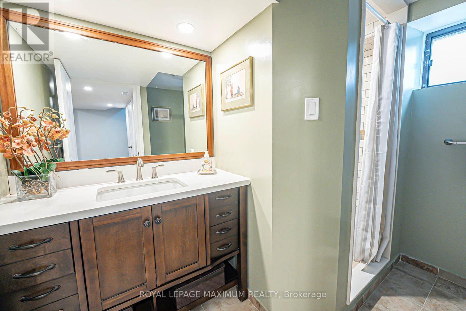 












2113 KEELE STREET

,
Toronto,




Ontario
M6M3Z3

