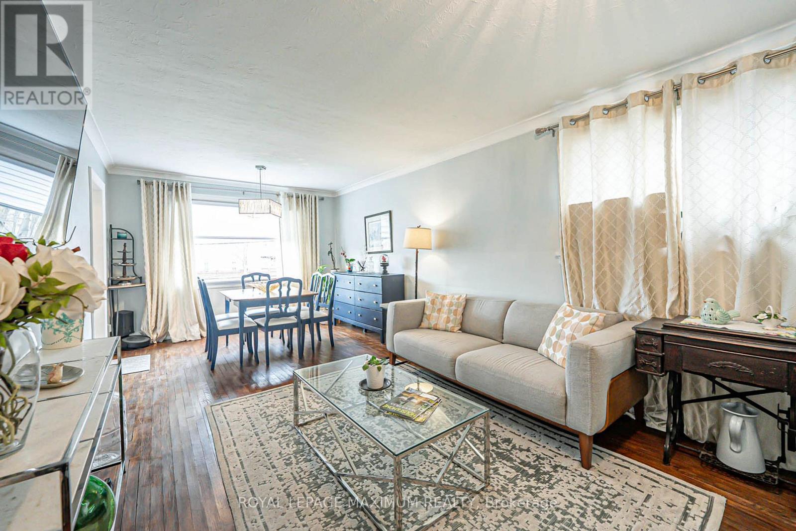 












2113 KEELE STREET

,
Toronto,




Ontario
M6M3Z3

