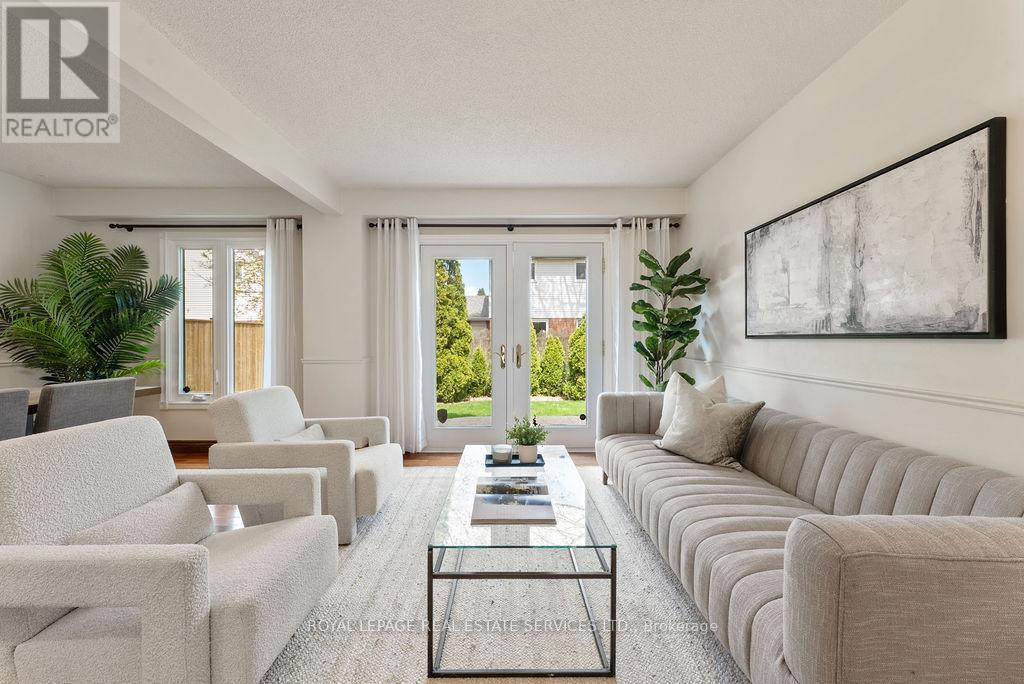 












161 RIVERVIEW STREET

,
Oakville,




Ontario
L6L5S2

