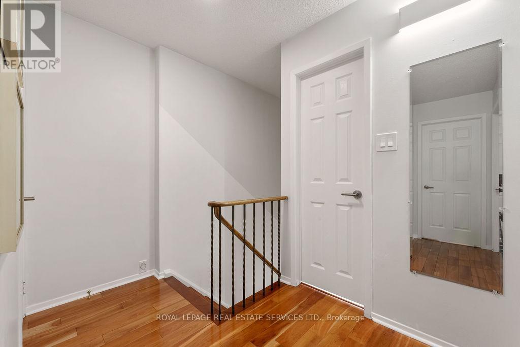 












161 RIVERVIEW STREET

,
Oakville,




Ontario
L6L5S2

