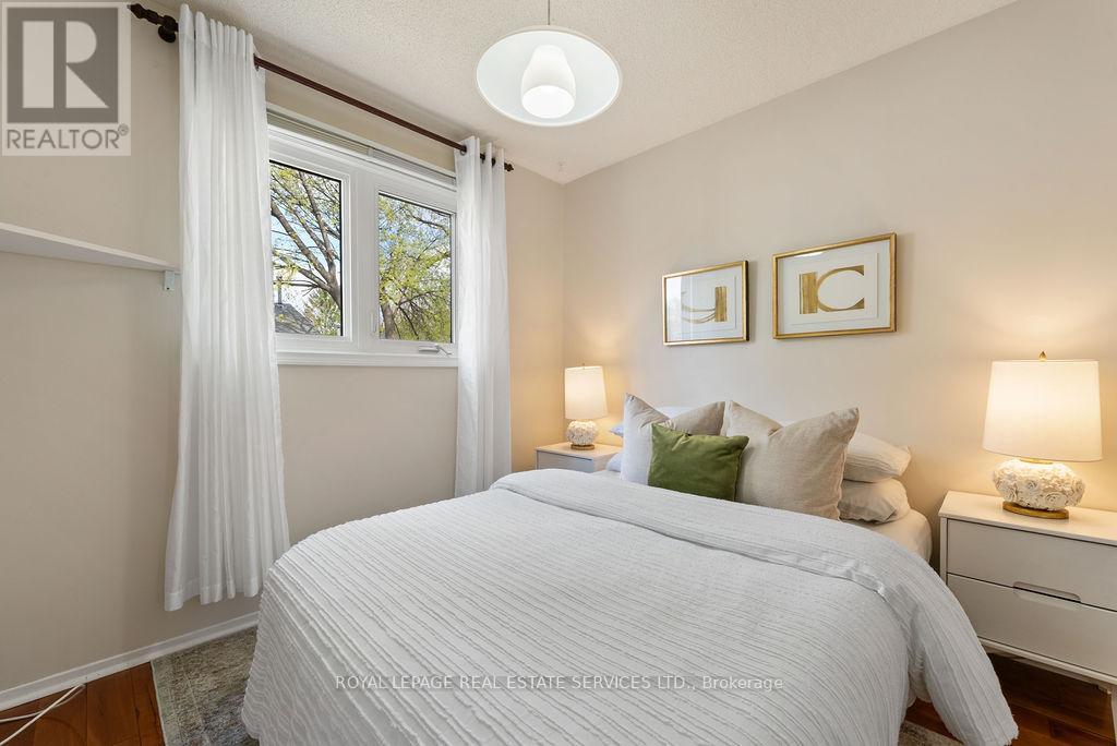 












161 RIVERVIEW STREET

,
Oakville,




Ontario
L6L5S2

