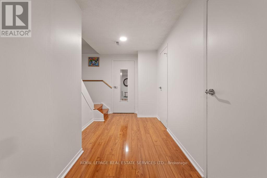 












161 RIVERVIEW STREET

,
Oakville,




Ontario
L6L5S2

