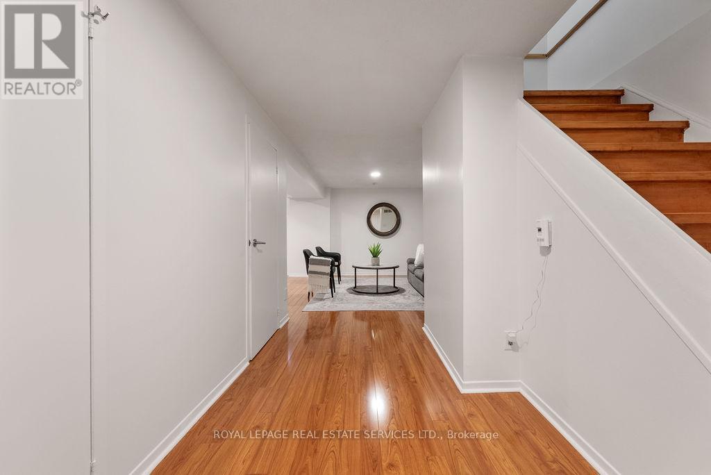 












161 RIVERVIEW STREET

,
Oakville,




Ontario
L6L5S2

