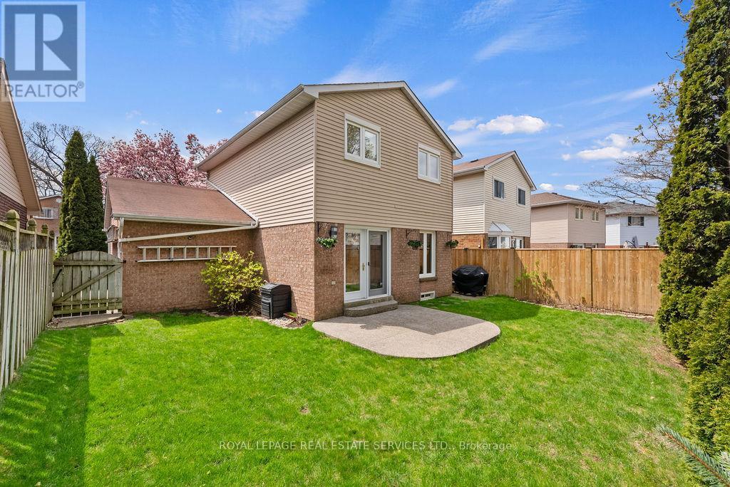 












161 RIVERVIEW STREET

,
Oakville,




Ontario
L6L5S2

