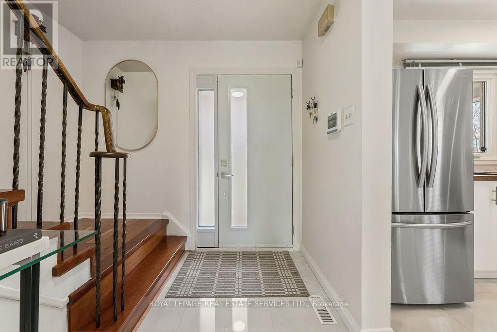 












161 RIVERVIEW STREET

,
Oakville,




Ontario
L6L5S2


