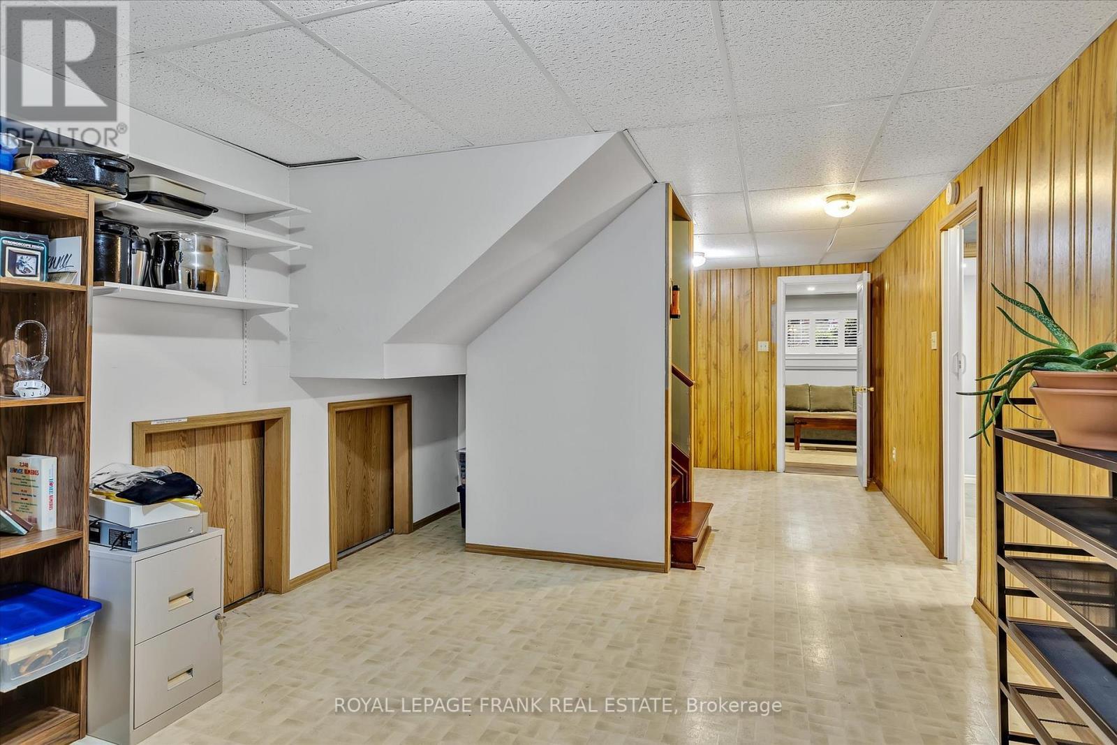 












820 DONEGAL STREET

,
Peterborough North (South),




Ontario
K9H4N4

