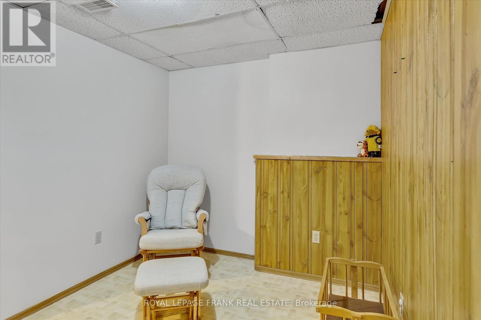 












820 DONEGAL STREET

,
Peterborough North (South),




Ontario
K9H4N4

