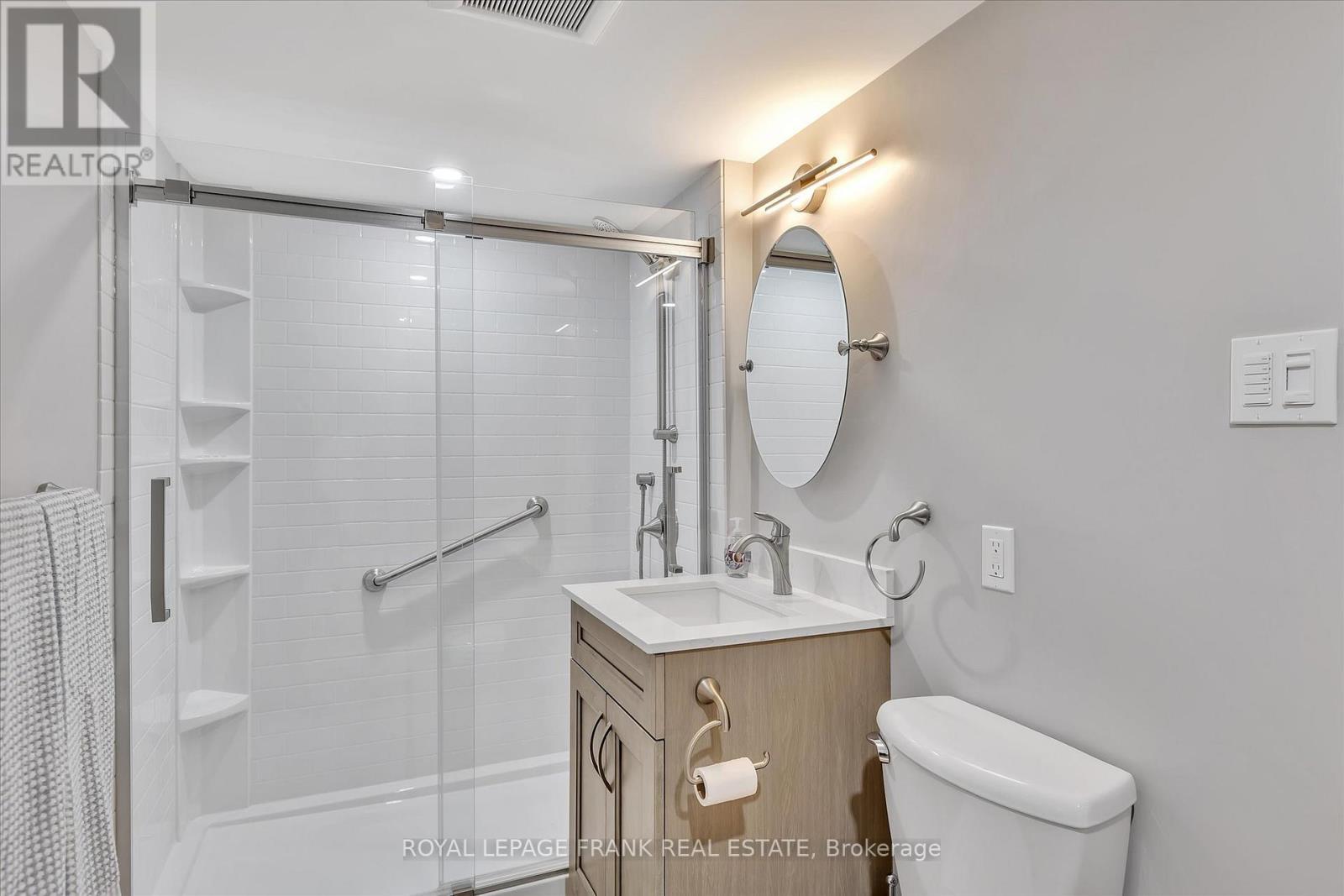 












820 DONEGAL STREET

,
Peterborough North (South),




Ontario
K9H4N4

