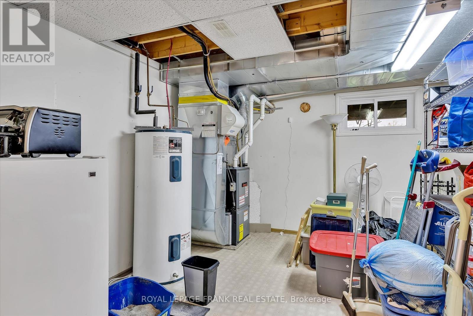 












820 DONEGAL STREET

,
Peterborough North (South),




Ontario
K9H4N4

