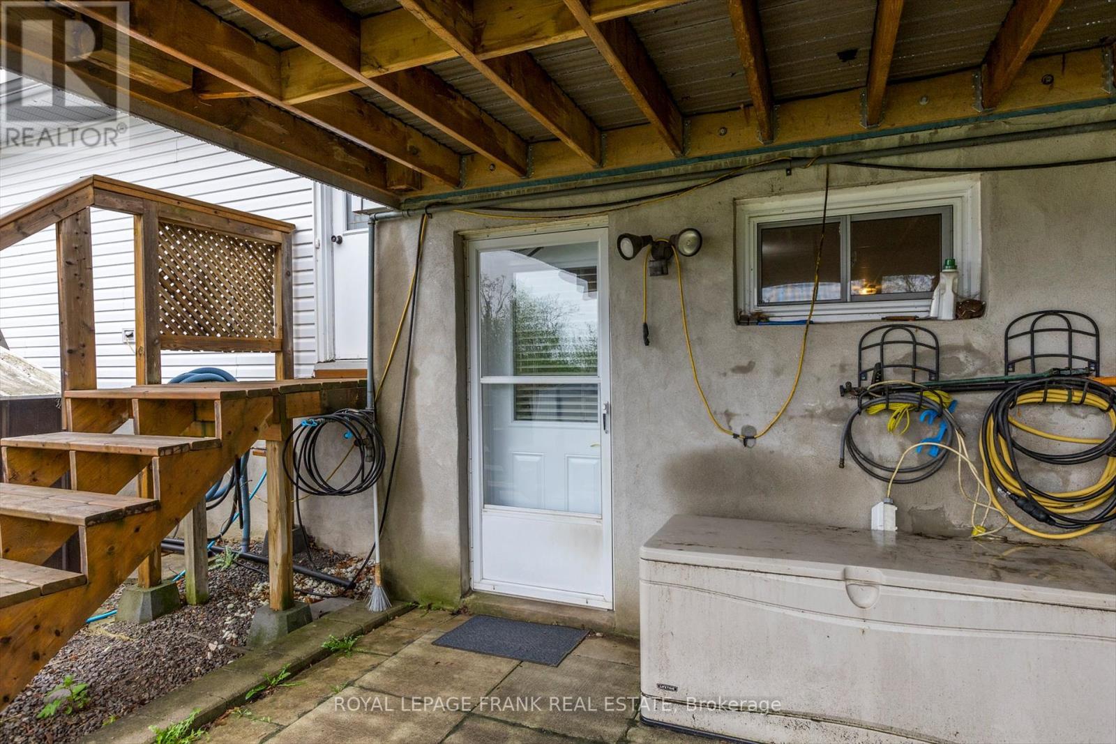 












820 DONEGAL STREET

,
Peterborough North (South),




Ontario
K9H4N4

