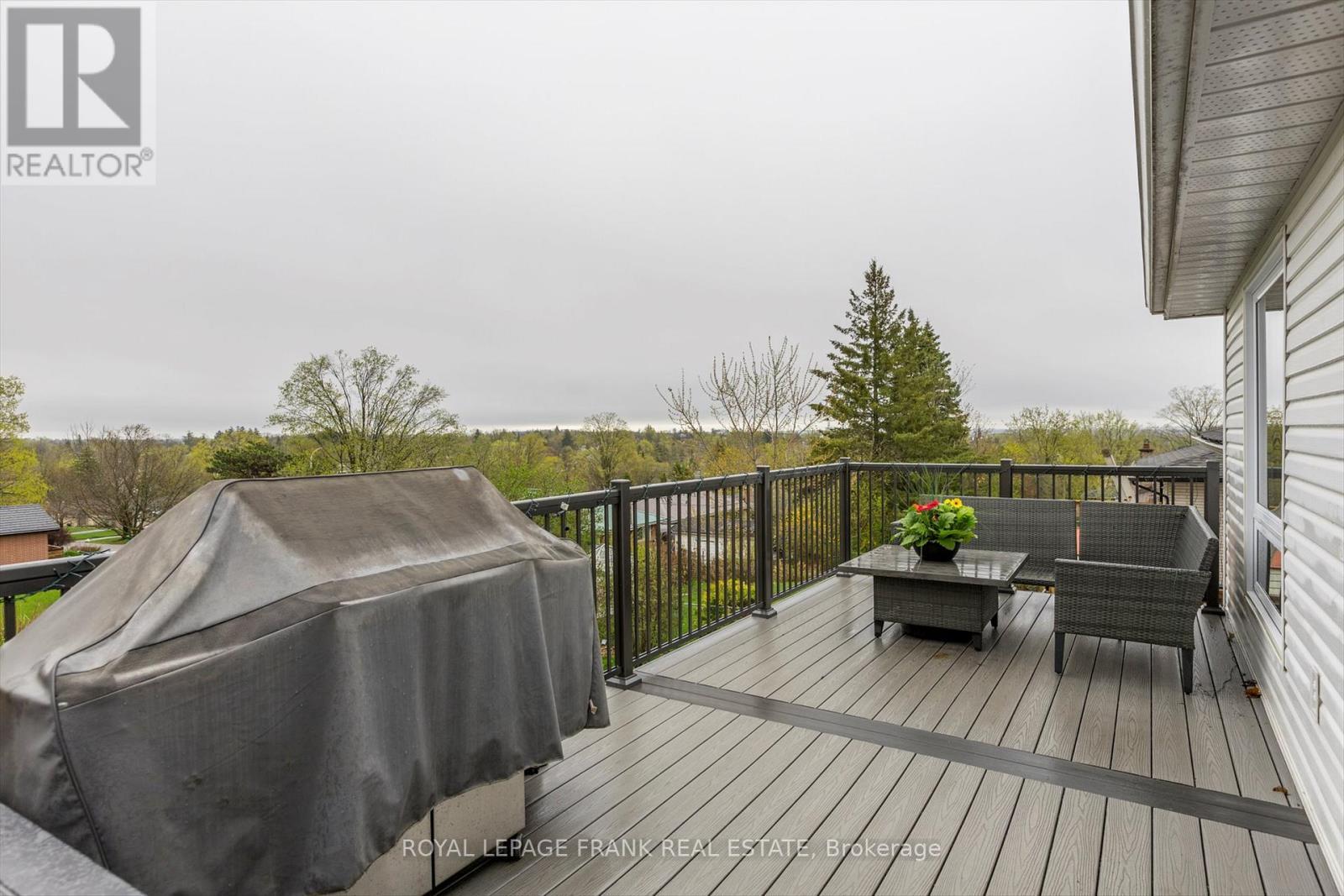 












820 DONEGAL STREET

,
Peterborough North (South),




Ontario
K9H4N4

