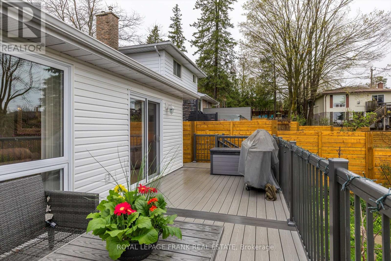 












820 DONEGAL STREET

,
Peterborough North (South),




Ontario
K9H4N4

