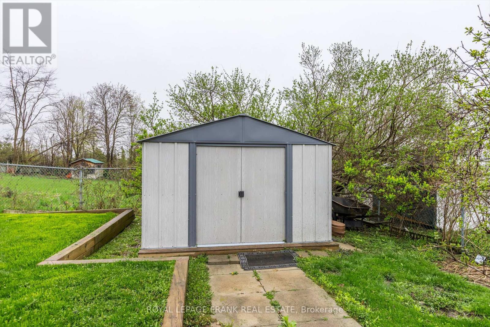 












820 DONEGAL STREET

,
Peterborough North (South),




Ontario
K9H4N4

