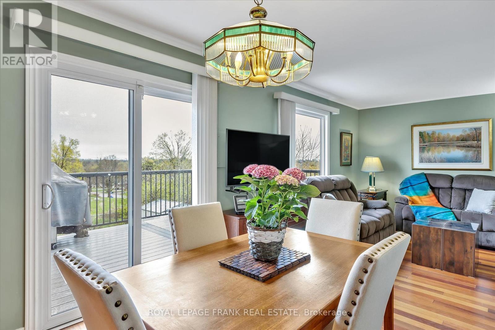 












820 DONEGAL STREET

,
Peterborough North (South),




Ontario
K9H4N4

