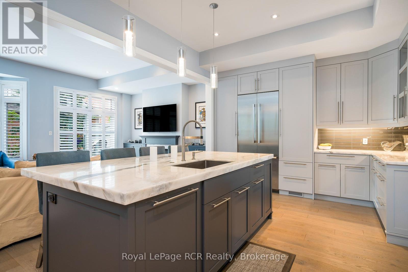 












16 WHEELHOUSE CRESCENT

,
Collingwood,




Ontario
L9Y0J9

