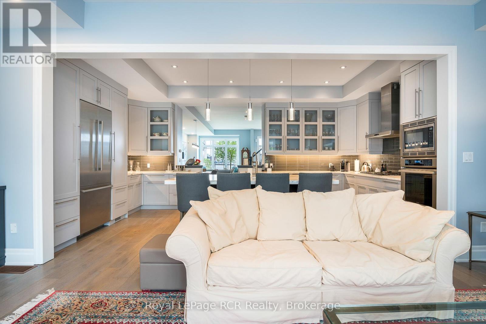 












16 WHEELHOUSE CRESCENT

,
Collingwood,




Ontario
L9Y0J9

