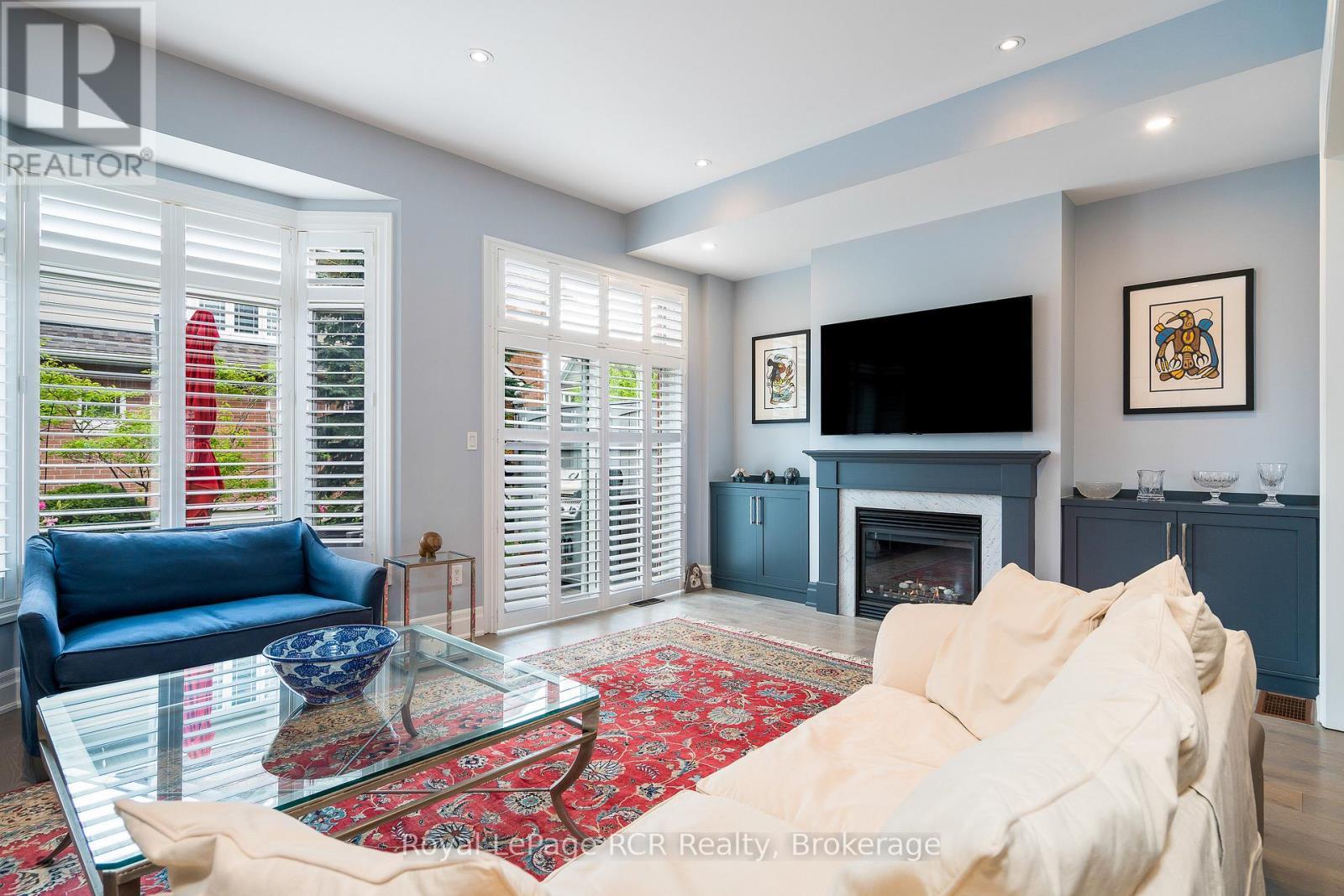 












16 WHEELHOUSE CRESCENT

,
Collingwood,




Ontario
L9Y0J9

