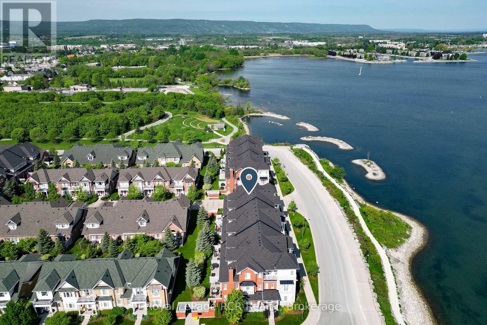 












16 WHEELHOUSE CRESCENT

,
Collingwood,




Ontario
L9Y0J9

