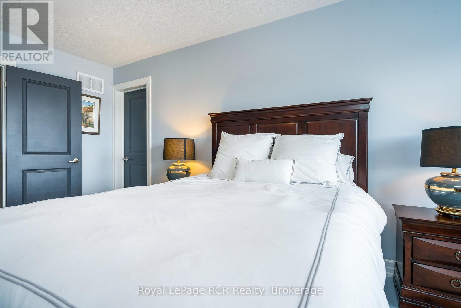 












16 WHEELHOUSE CRESCENT

,
Collingwood,




Ontario
L9Y0J9

