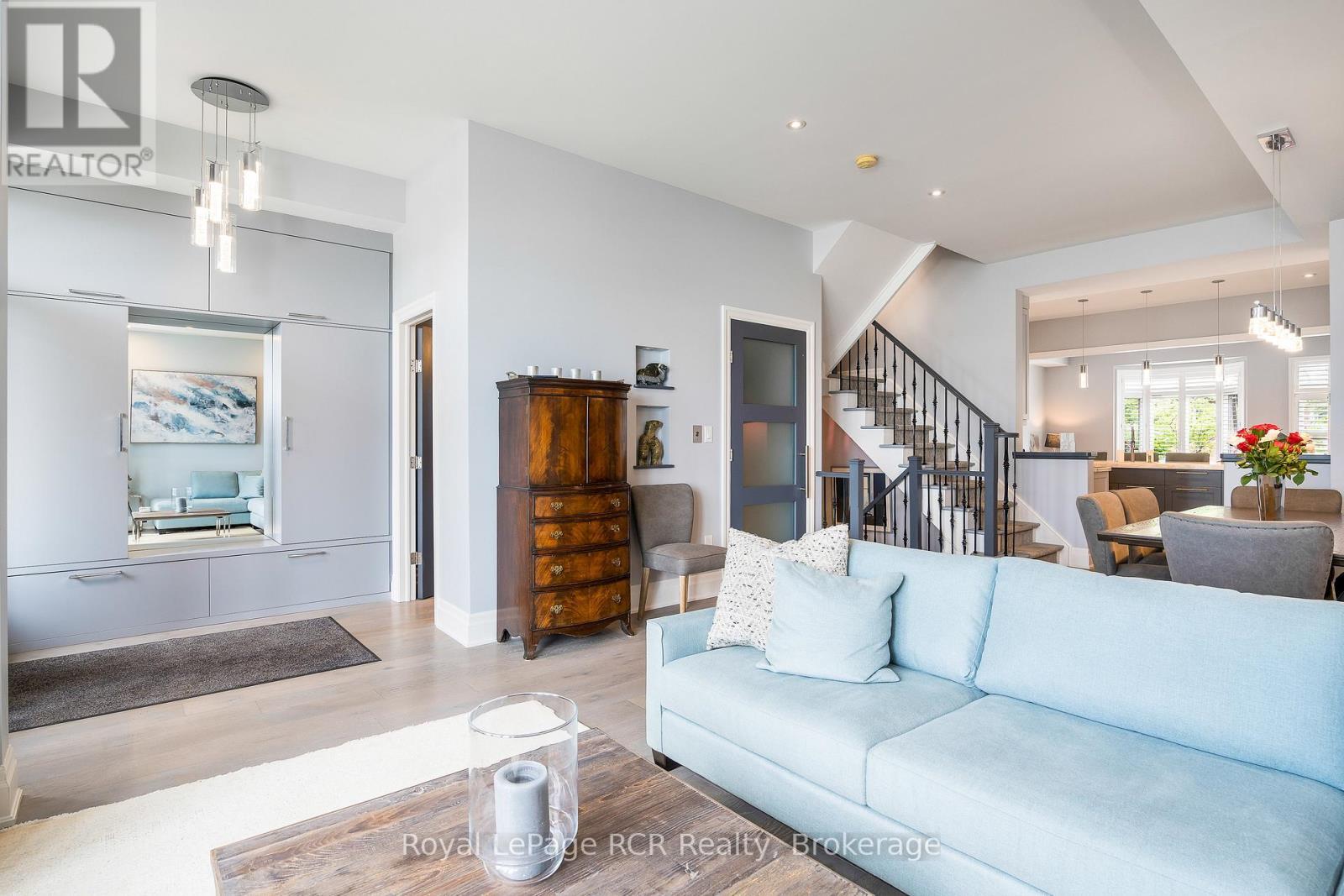 












16 WHEELHOUSE CRESCENT

,
Collingwood,




Ontario
L9Y0J9

