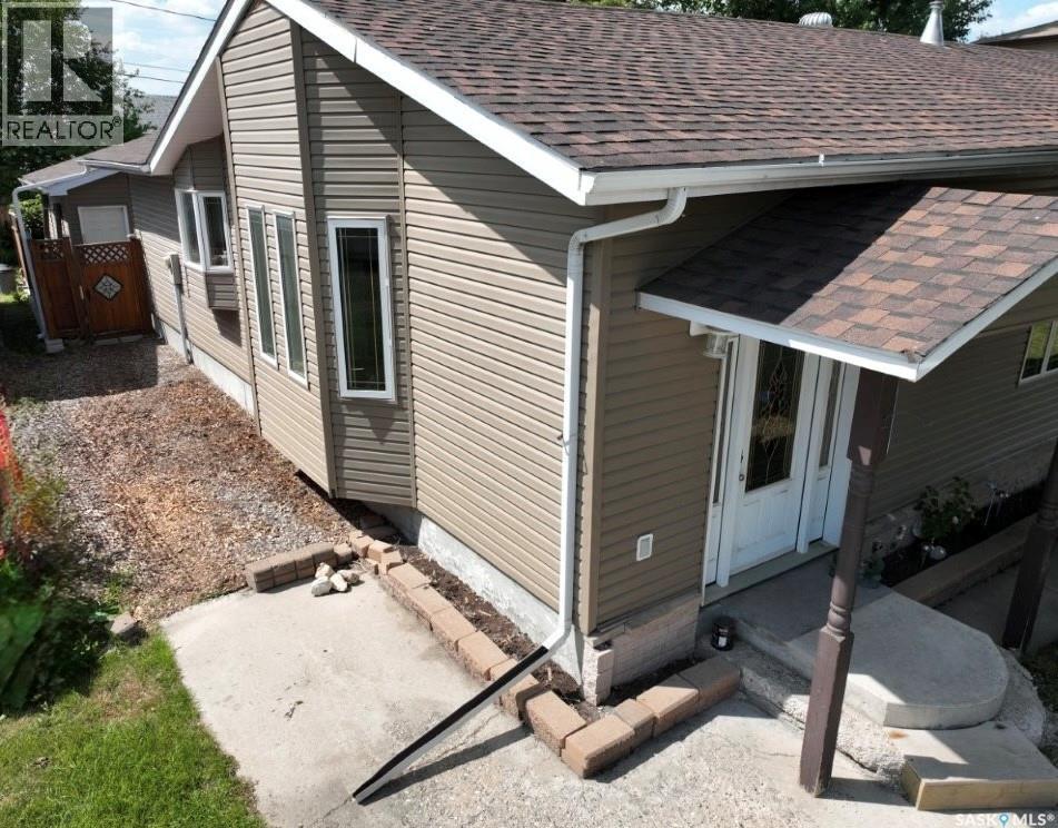 












513 Hudson STREET

,
Hudson Bay,




Saskatchewan
S0E0Y0

