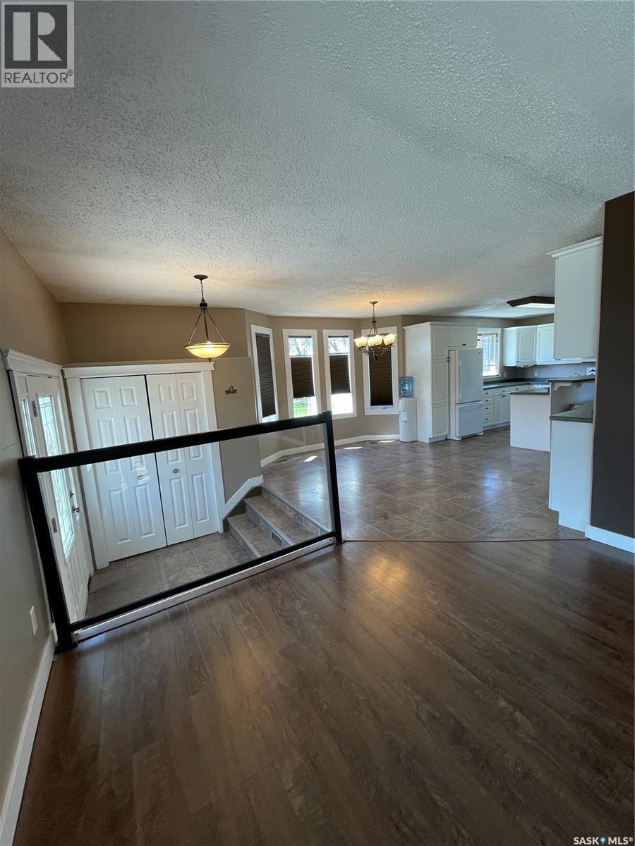 












513 Hudson STREET

,
Hudson Bay,




Saskatchewan
S0E0Y0

