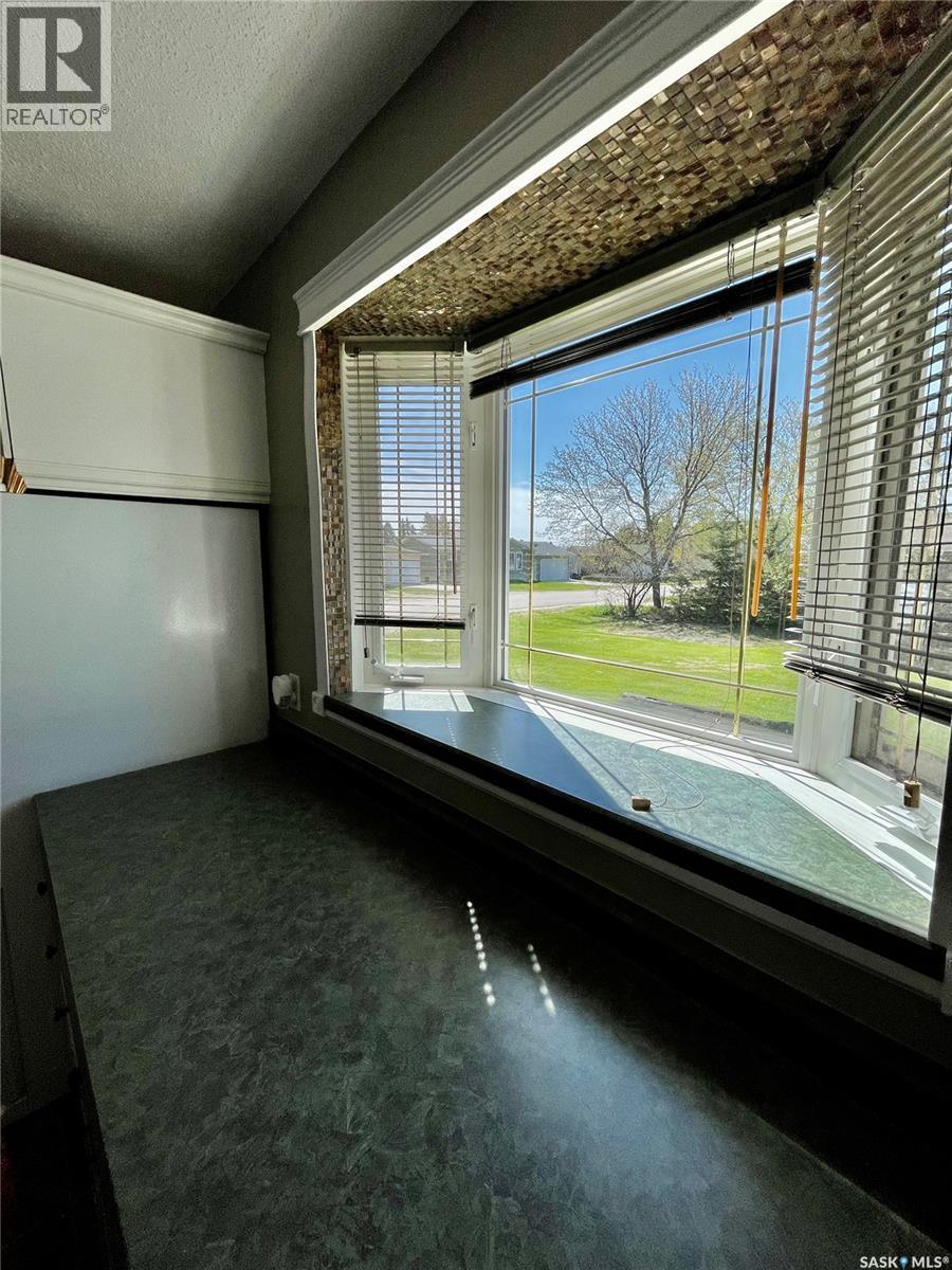 












513 Hudson STREET

,
Hudson Bay,




Saskatchewan
S0E0Y0

