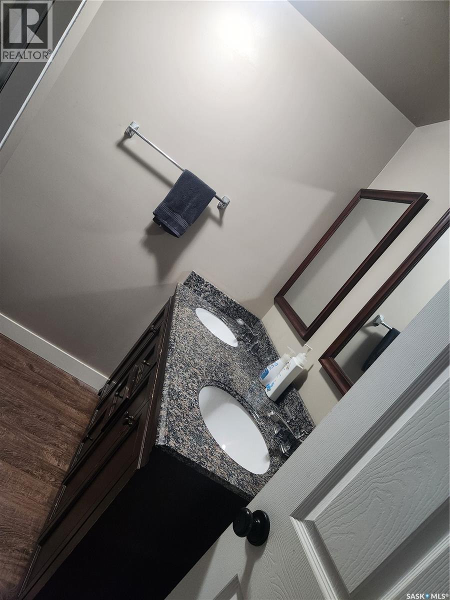 












513 Hudson STREET

,
Hudson Bay,




Saskatchewan
S0E0Y0

