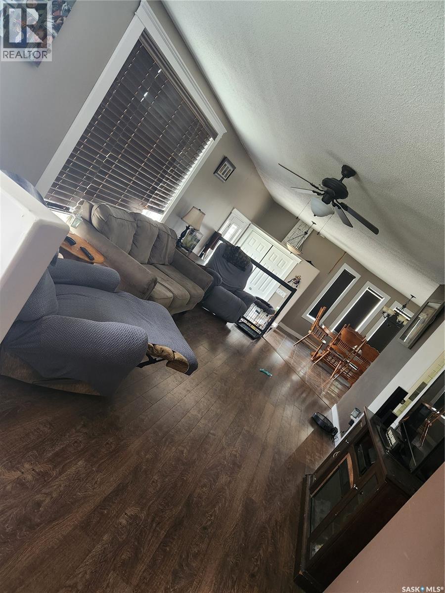 












513 Hudson STREET

,
Hudson Bay,




Saskatchewan
S0E0Y0

