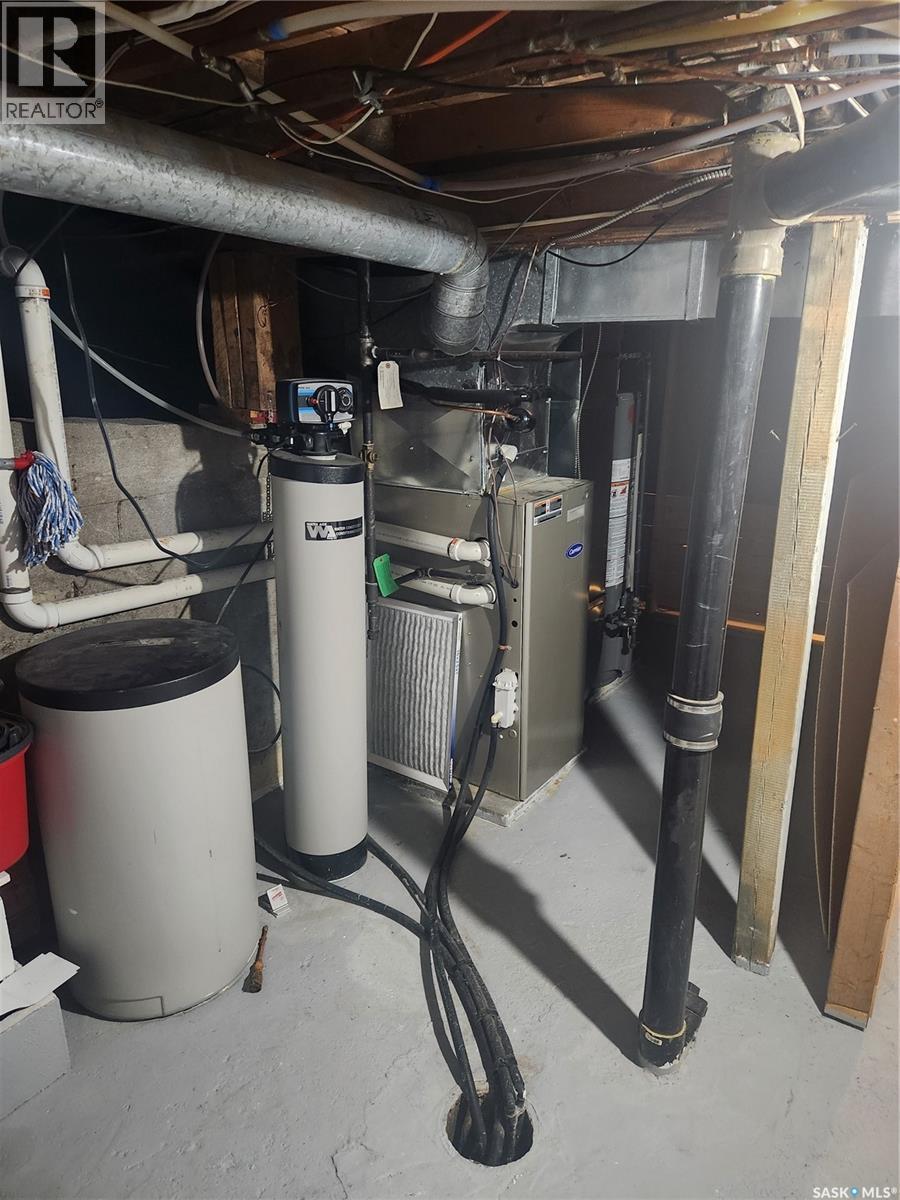 












513 Hudson STREET

,
Hudson Bay,




Saskatchewan
S0E0Y0

