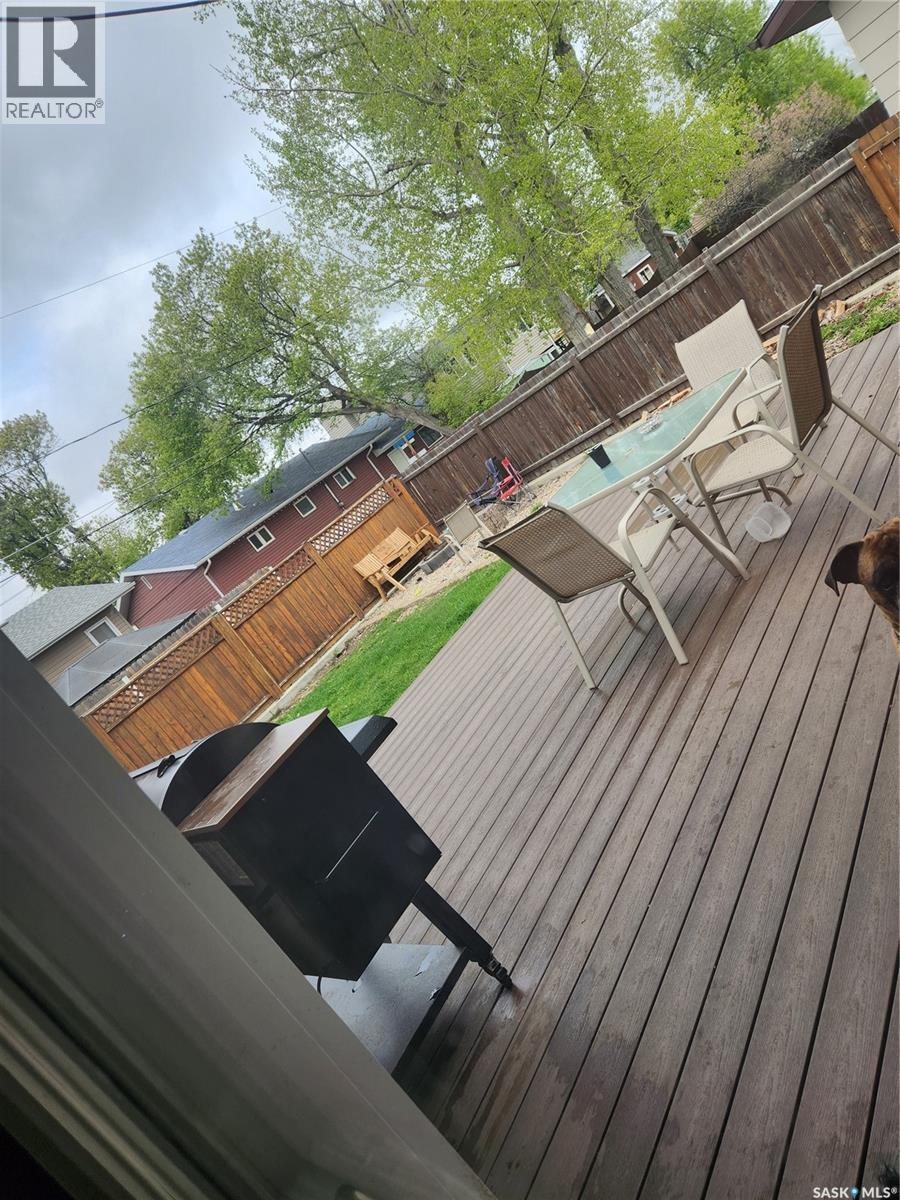 












513 Hudson STREET

,
Hudson Bay,




Saskatchewan
S0E0Y0

