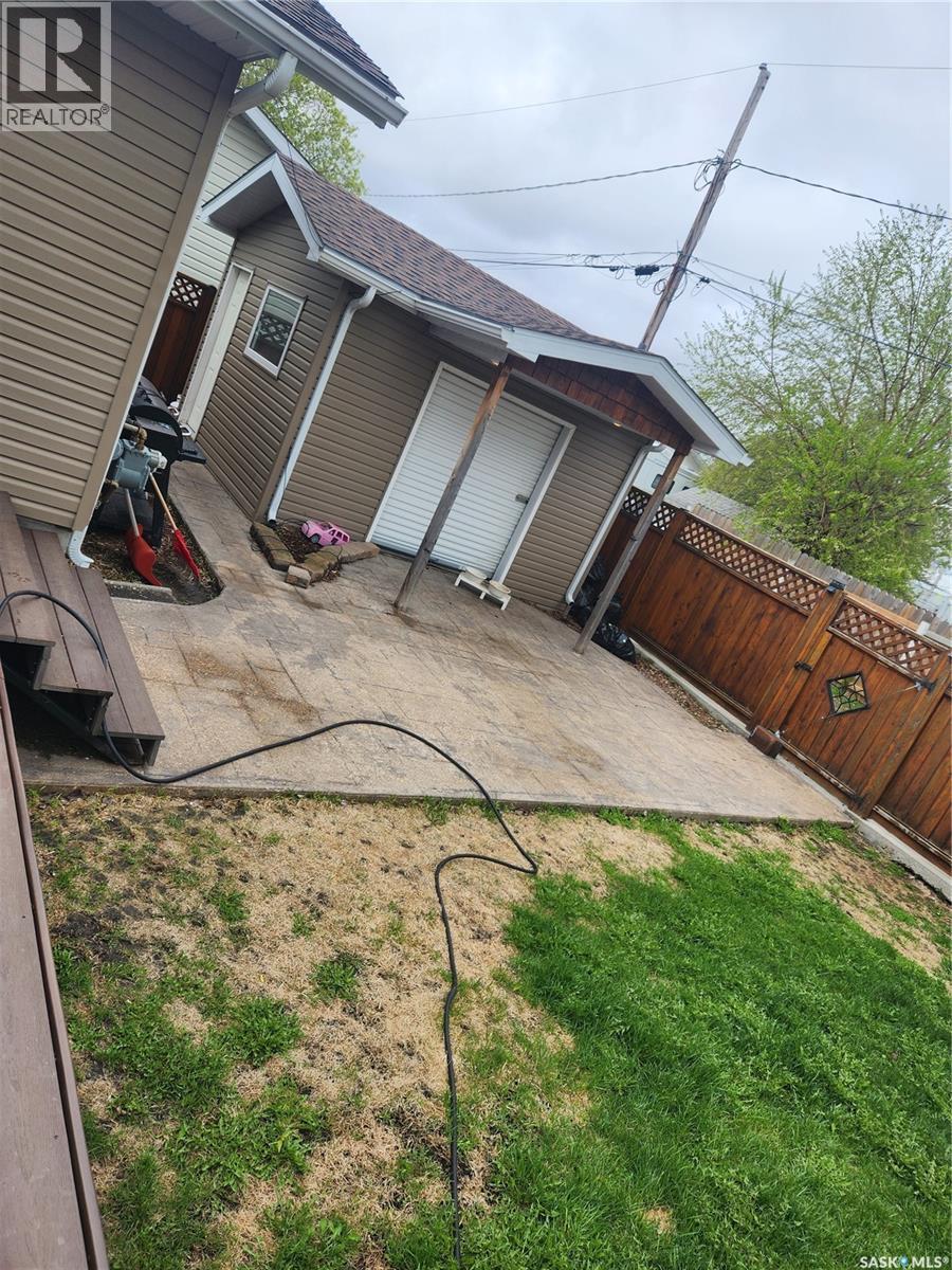 












513 Hudson STREET

,
Hudson Bay,




Saskatchewan
S0E0Y0

