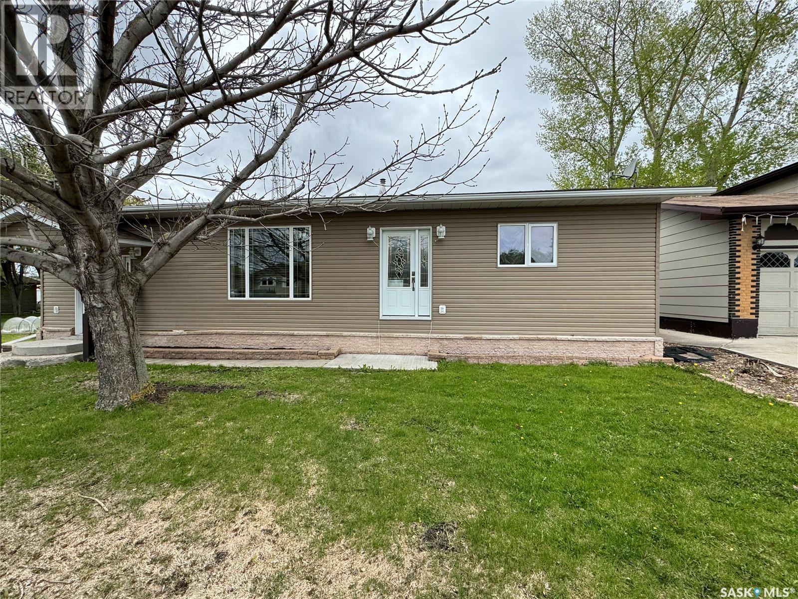 












513 Hudson STREET

,
Hudson Bay,




Saskatchewan
S0E0Y0

