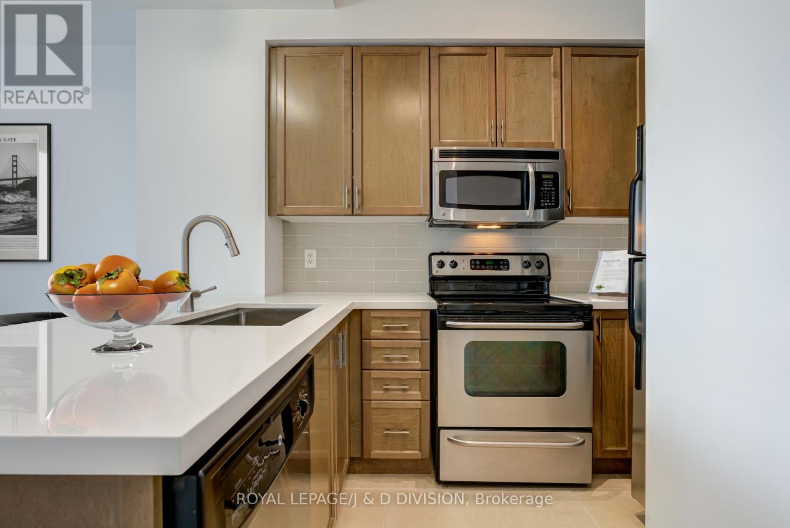 












PH108 - 8 SCOLLARD STREET

,
Toronto,




Ontario
M5R1M2

