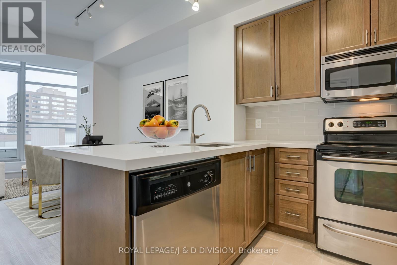 












PH108 - 8 SCOLLARD STREET

,
Toronto,




Ontario
M5R1M2

