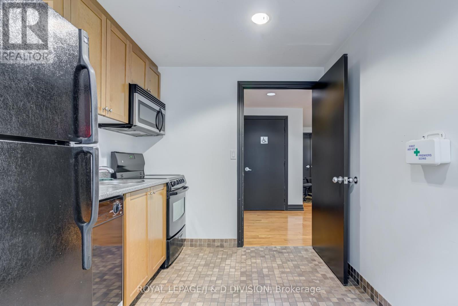 












PH108 - 8 SCOLLARD STREET

,
Toronto,




Ontario
M5R1M2

