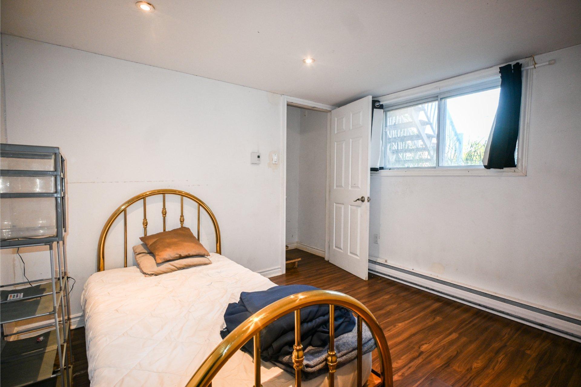 









5947


Rue Landry

,
Montréal (Mercier/Hochelaga-Maisonneuve),




QC
H1N1Z5

