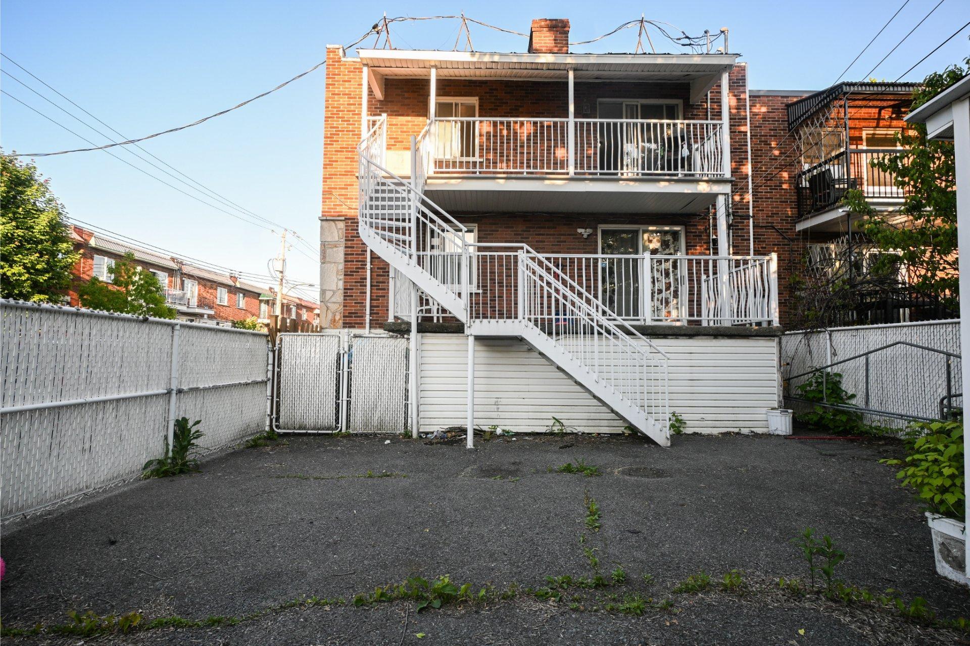 









5947


Rue Landry

,
Montréal (Mercier/Hochelaga-Maisonneuve),




QC
H1N1Z5

