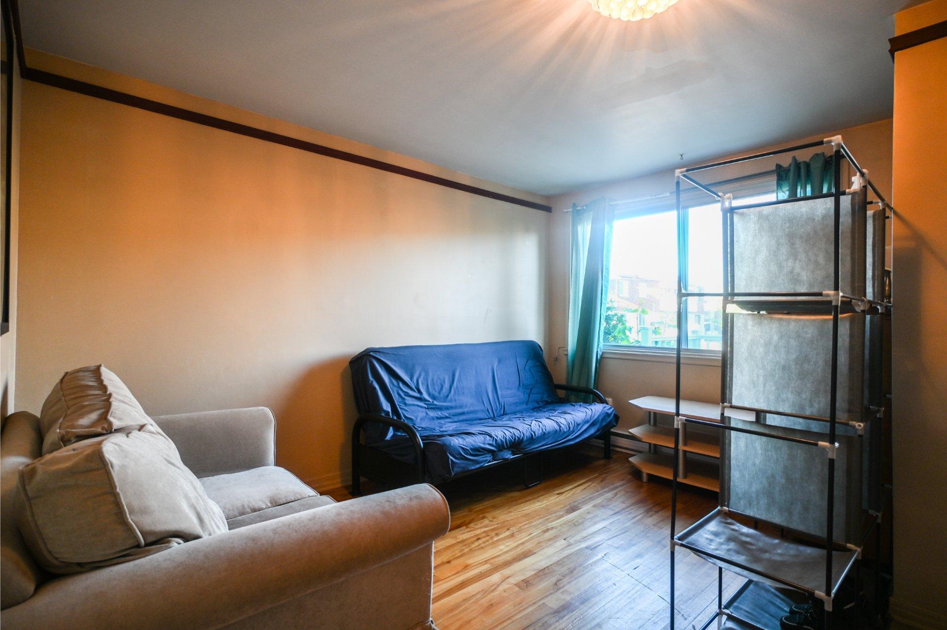 









5947


Rue Landry

,
Montréal (Mercier/Hochelaga-Maisonneuve),




QC
H1N1Z5

