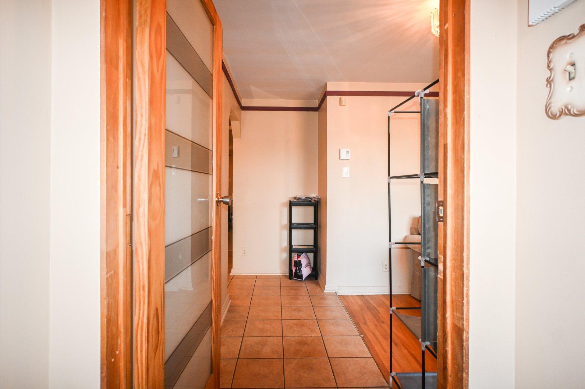 









5947


Rue Landry

,
Montréal (Mercier/Hochelaga-Maisonneuve),




QC
H1N1Z5

