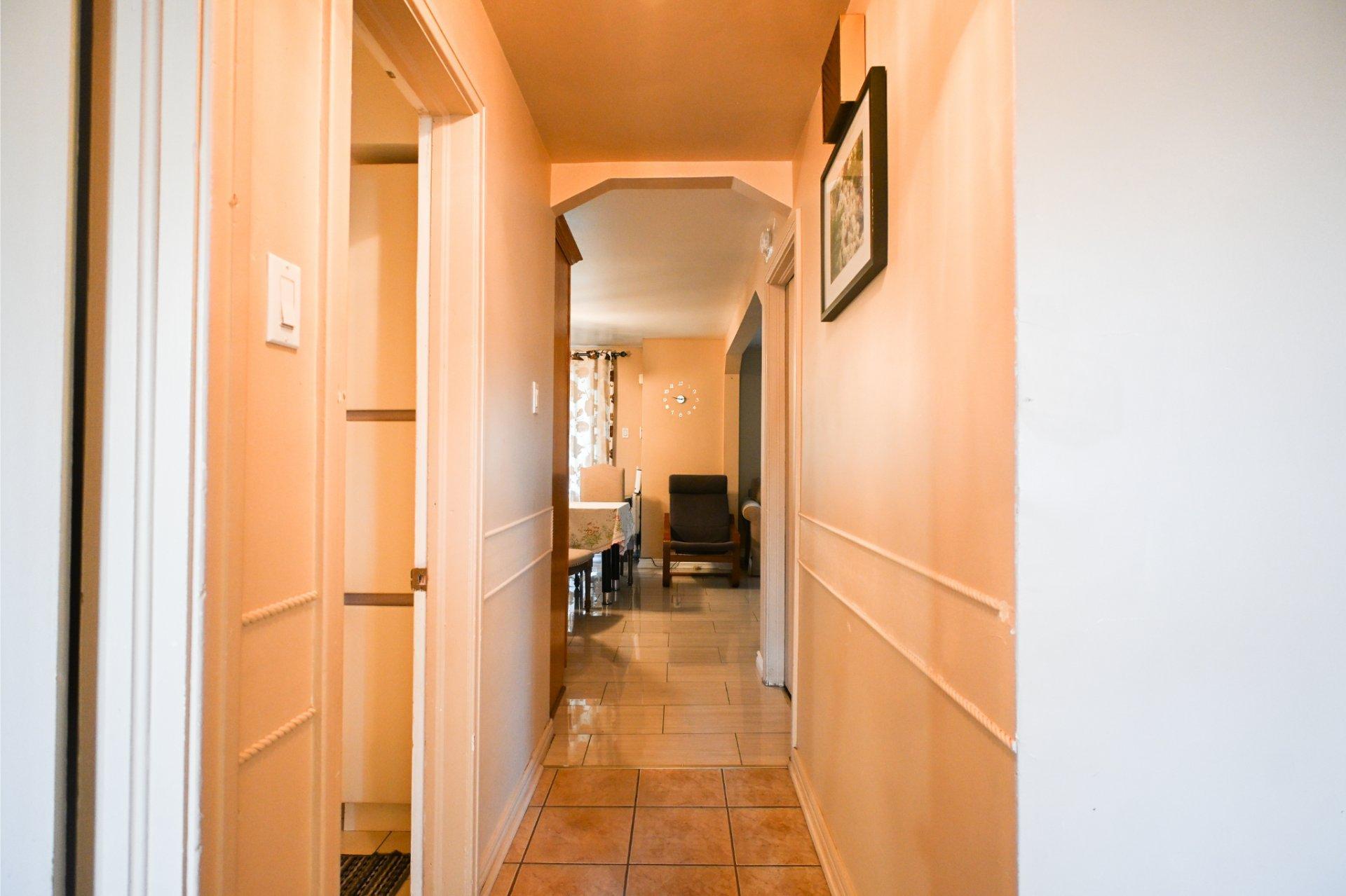 









5947


Rue Landry

,
Montréal (Mercier/Hochelaga-Maisonneuve),




QC
H1N1Z5

