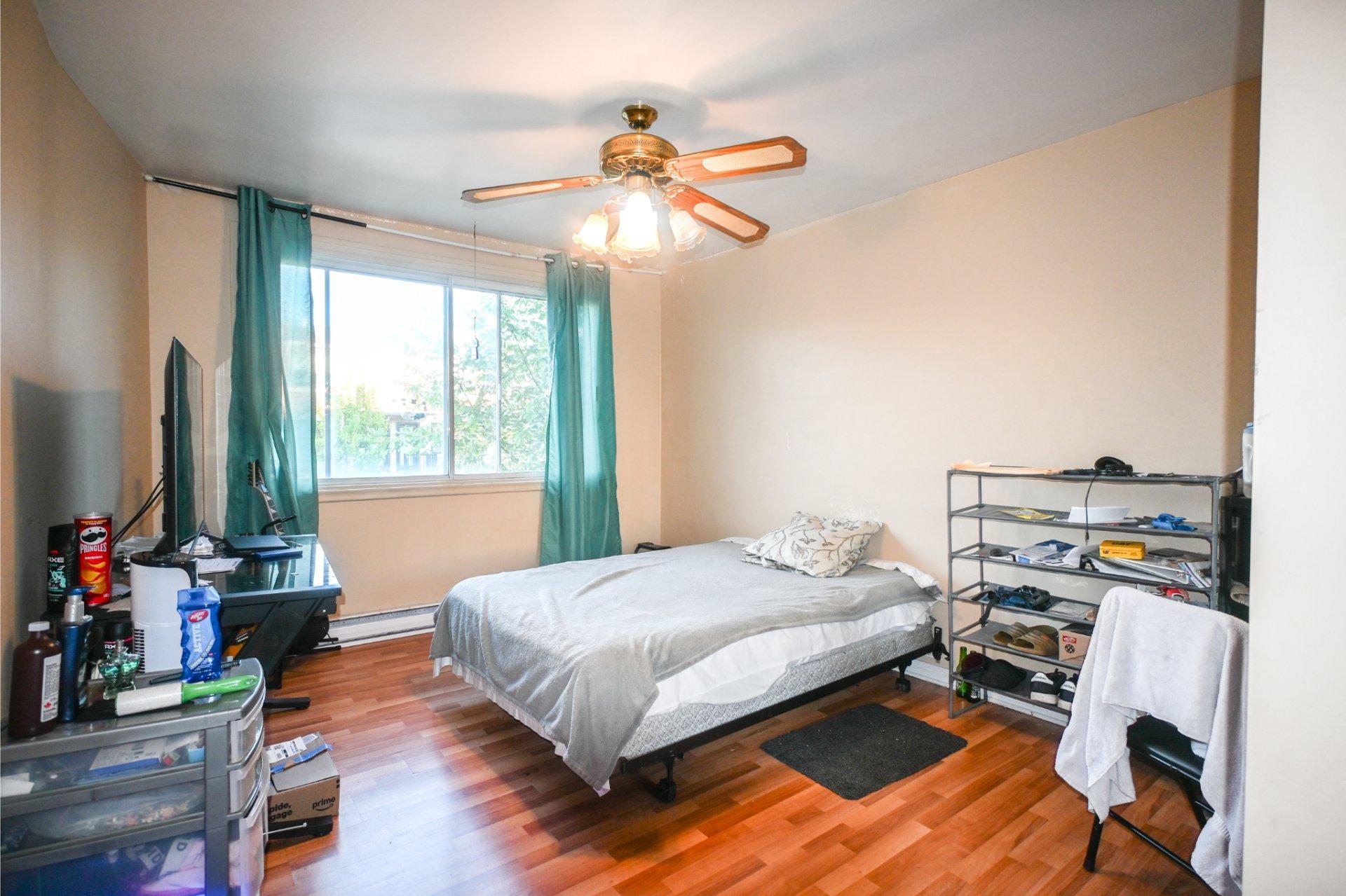 









5947


Rue Landry

,
Montréal (Mercier/Hochelaga-Maisonneuve),




QC
H1N1Z5

