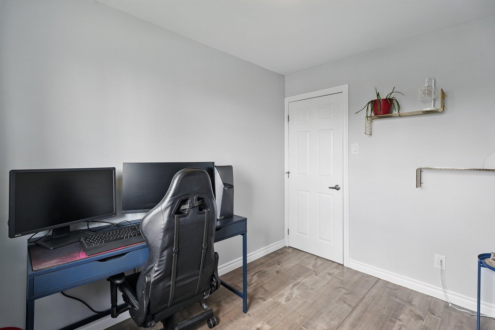 









23


Rue Hébert

,
Gatineau (Gatineau),




QC
J8P6B6

