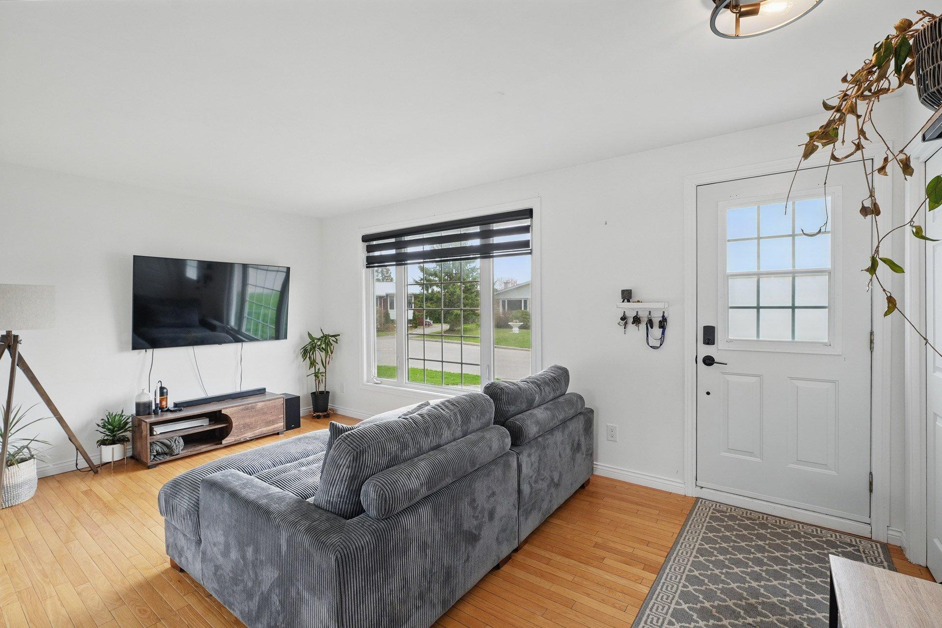 









23


Rue Hébert

,
Gatineau (Gatineau),




QC
J8P6B6

