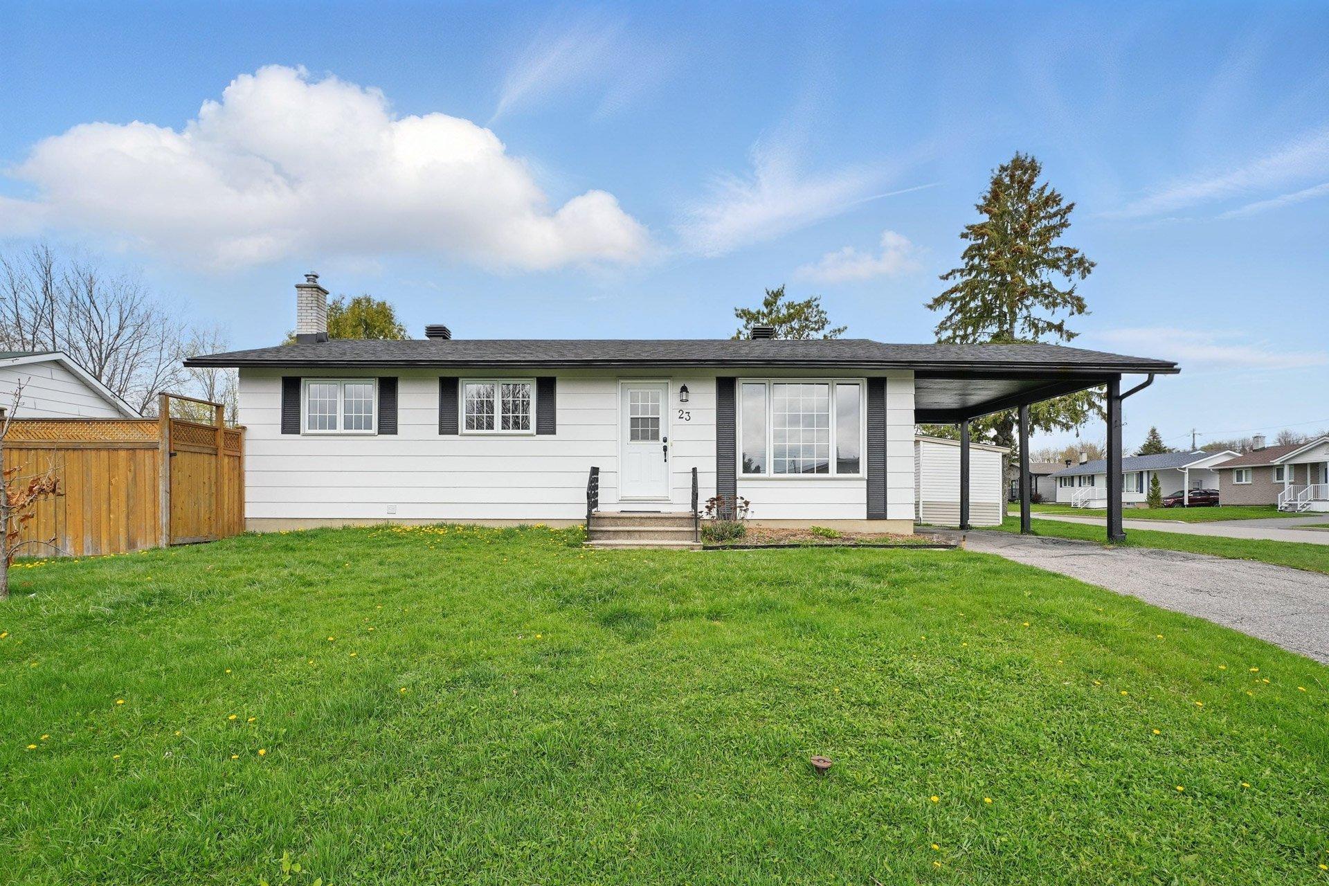 









23


Rue Hébert

,
Gatineau (Gatineau),




QC
J8P6B6

