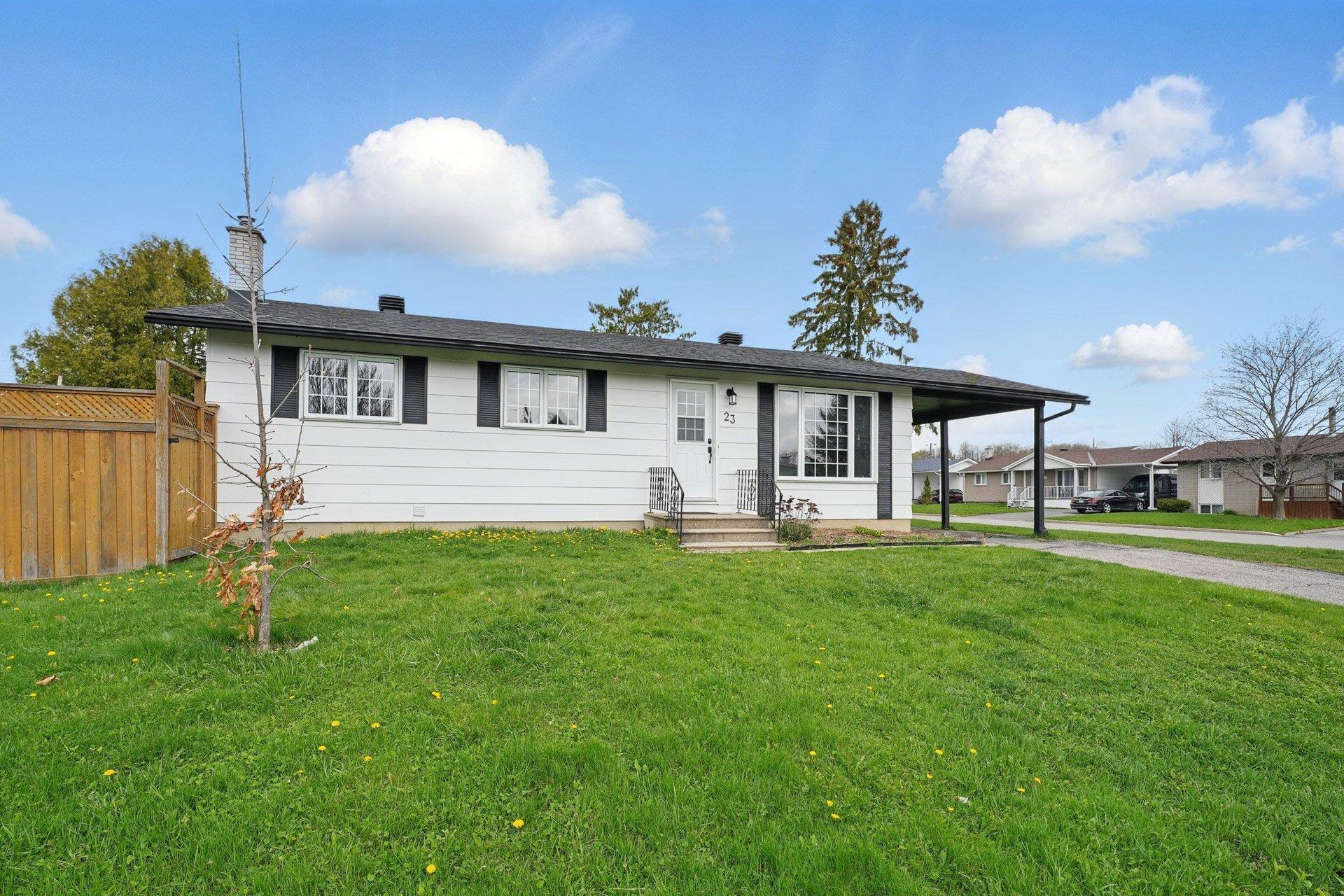 









23


Rue Hébert

,
Gatineau (Gatineau),




QC
J8P6B6

