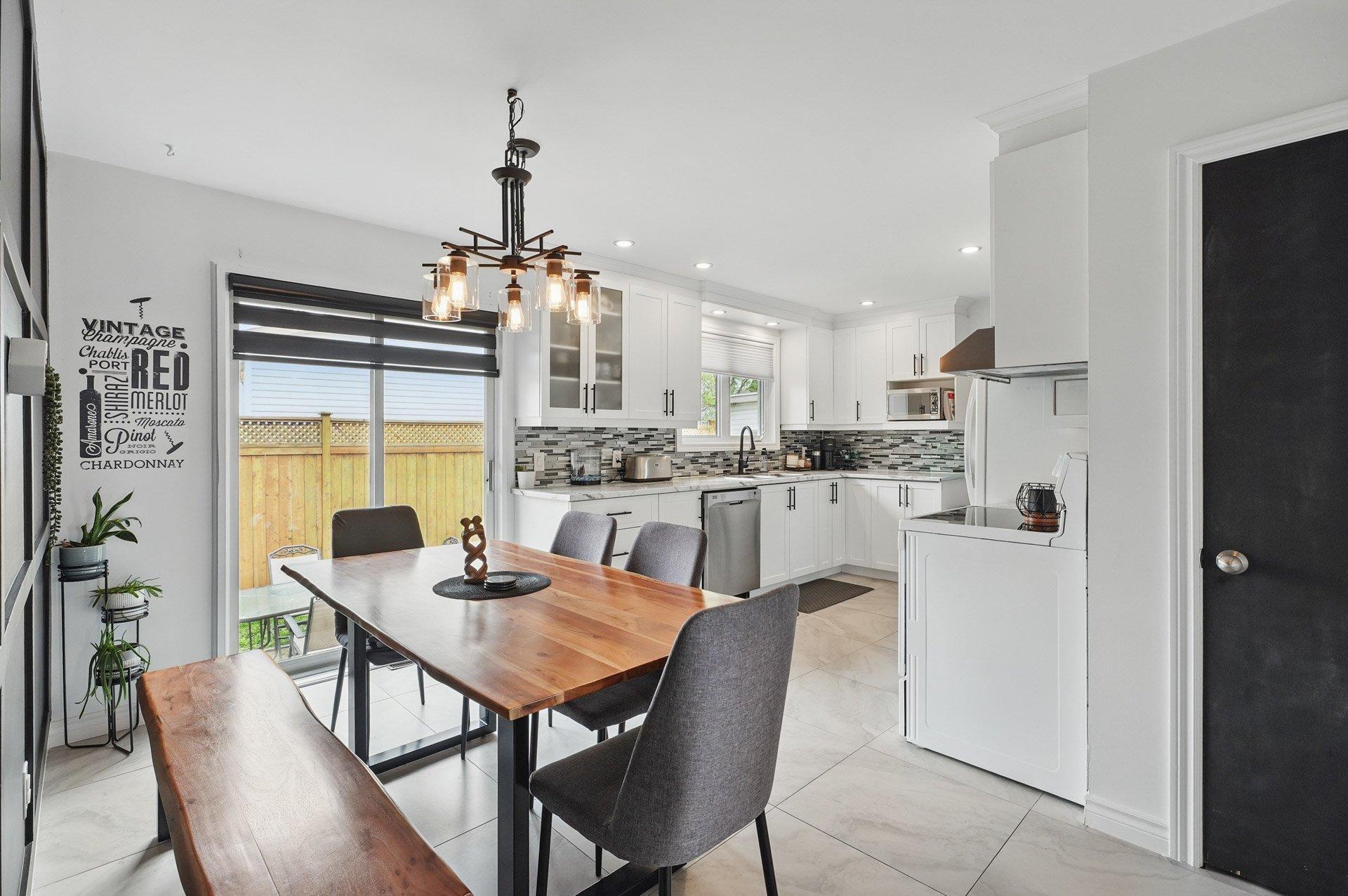 









23


Rue Hébert

,
Gatineau (Gatineau),




QC
J8P6B6

