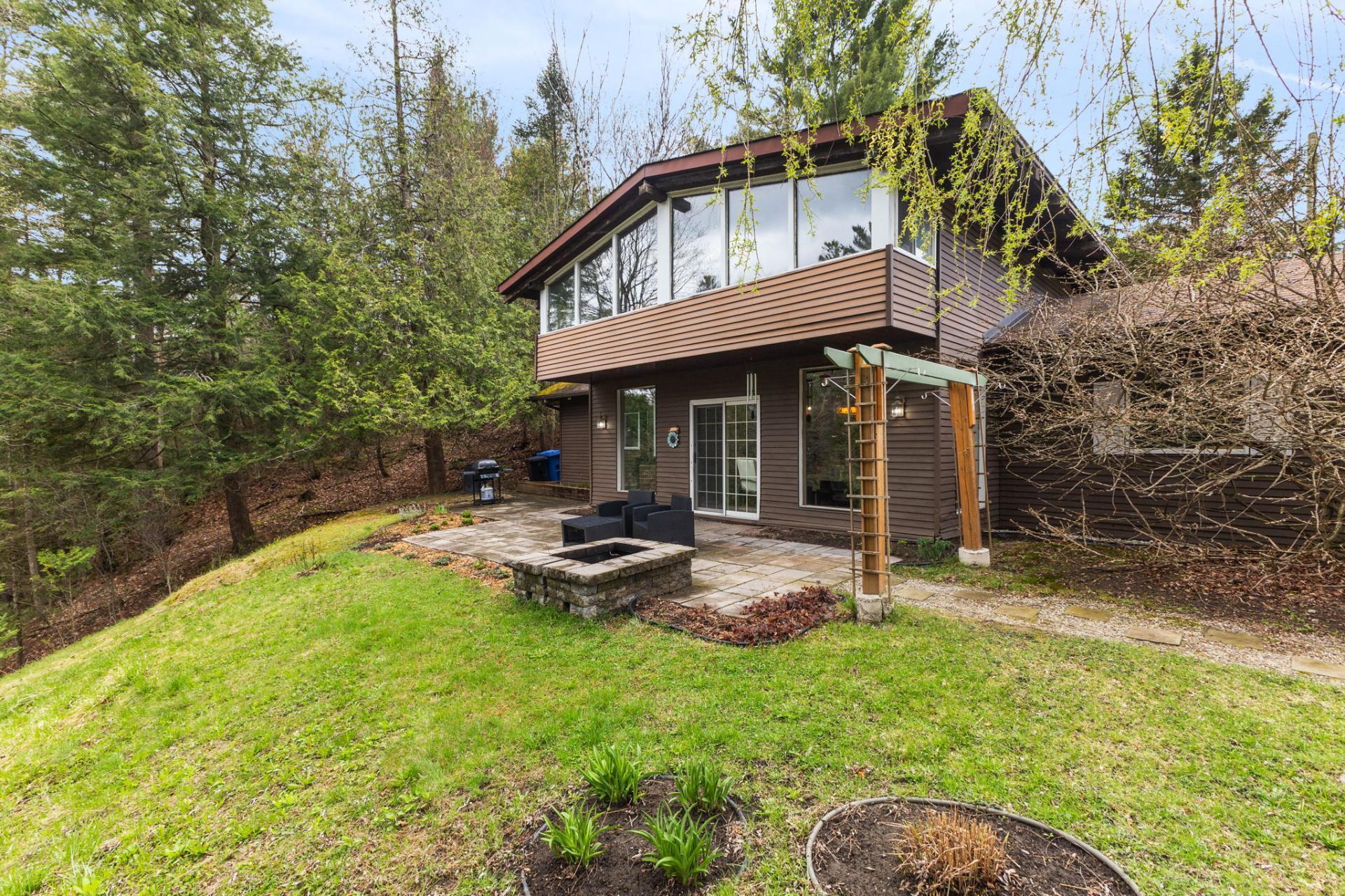 









6


Rue des Mélèzes

,
Val-des-Monts,




QC
J8N7E5

