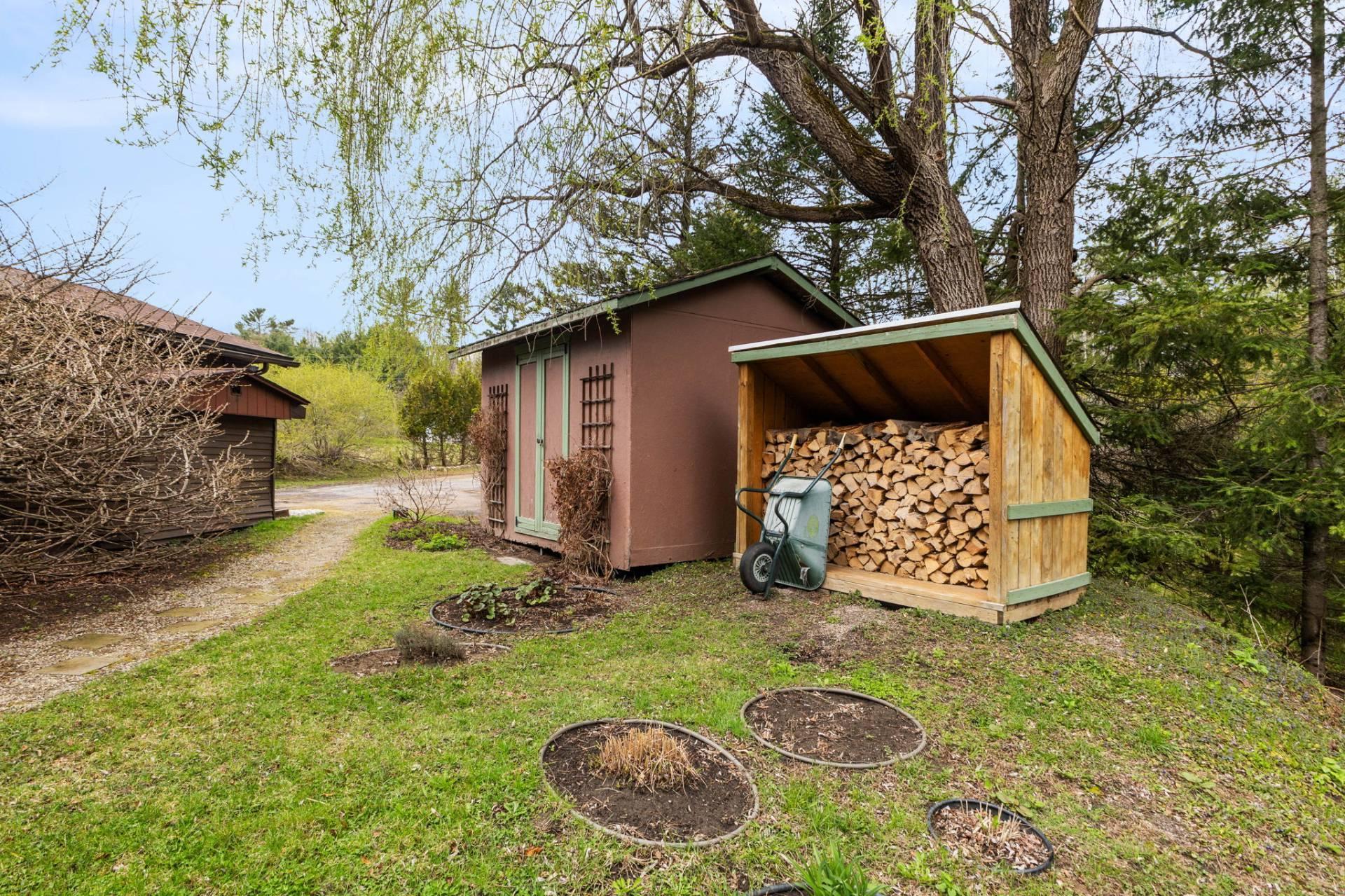 









6


Rue des Mélèzes

,
Val-des-Monts,




QC
J8N7E5

